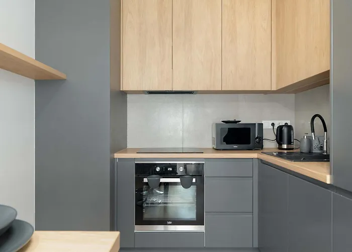 Modern Apartment Desk & Bedroom By Noclegi Renters