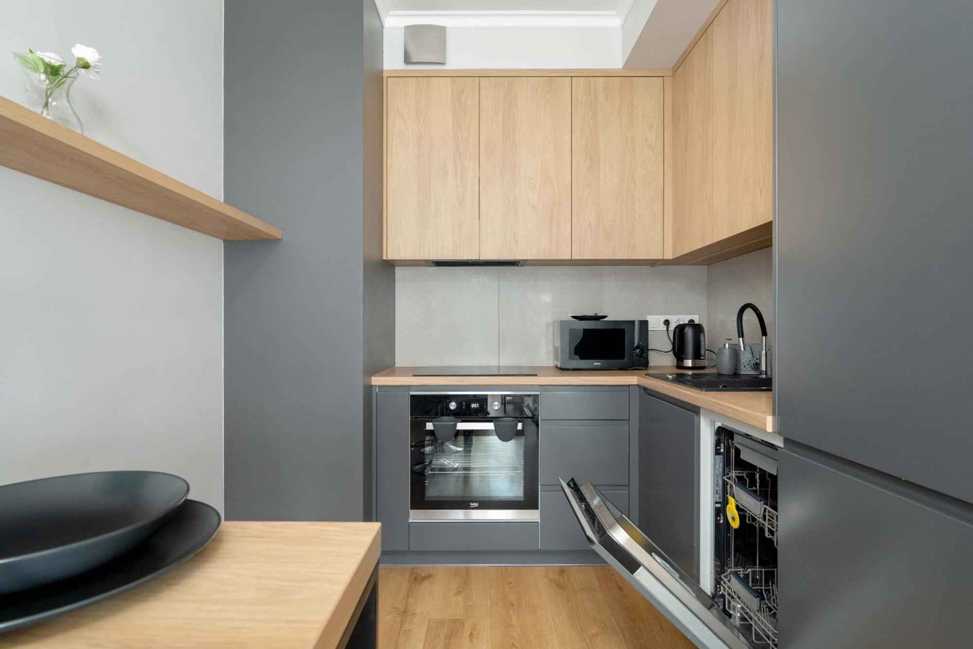Modern Desk & Bedroom By Renters