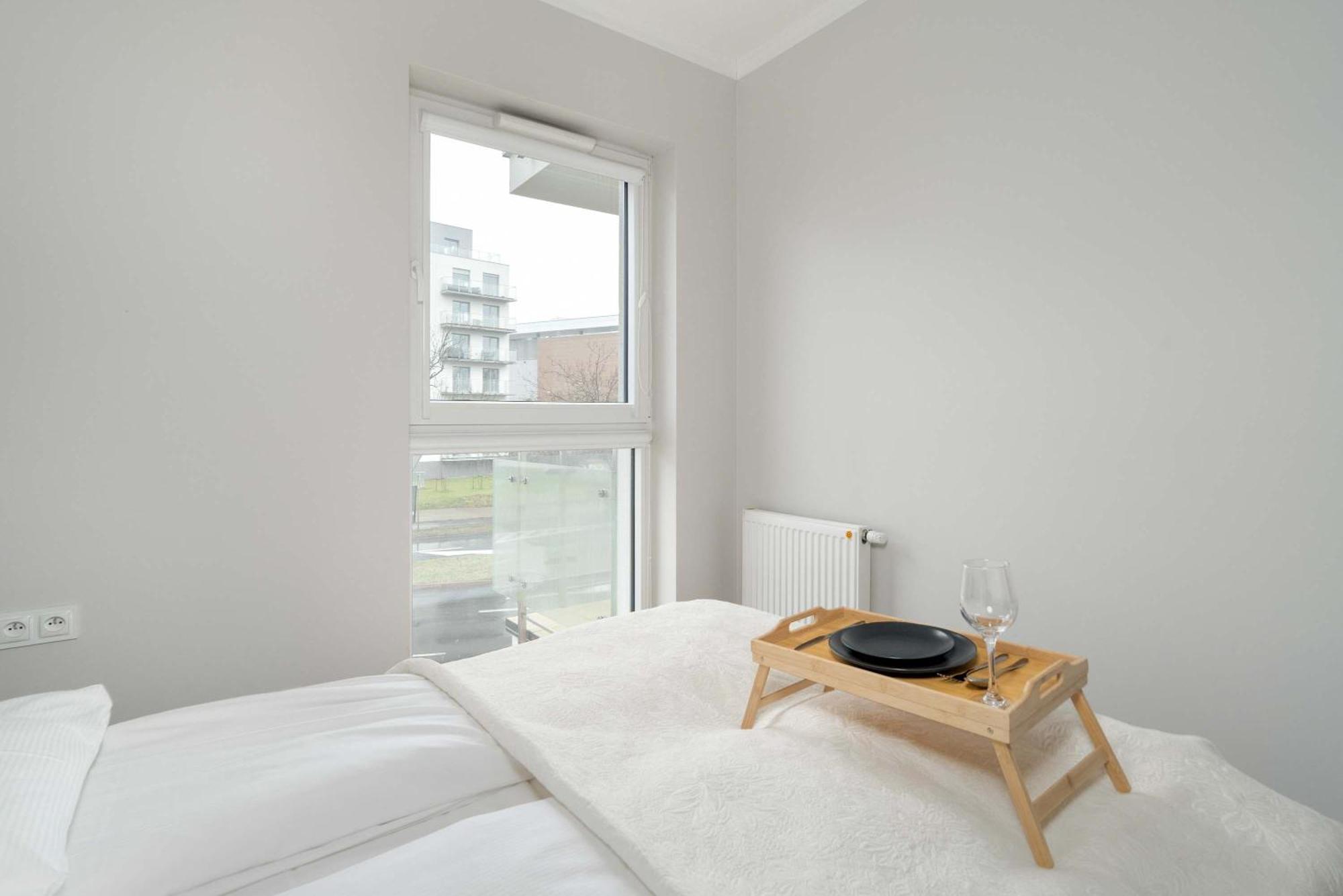 Appartamento Modern Desk & Bedroom By Renters Poznań